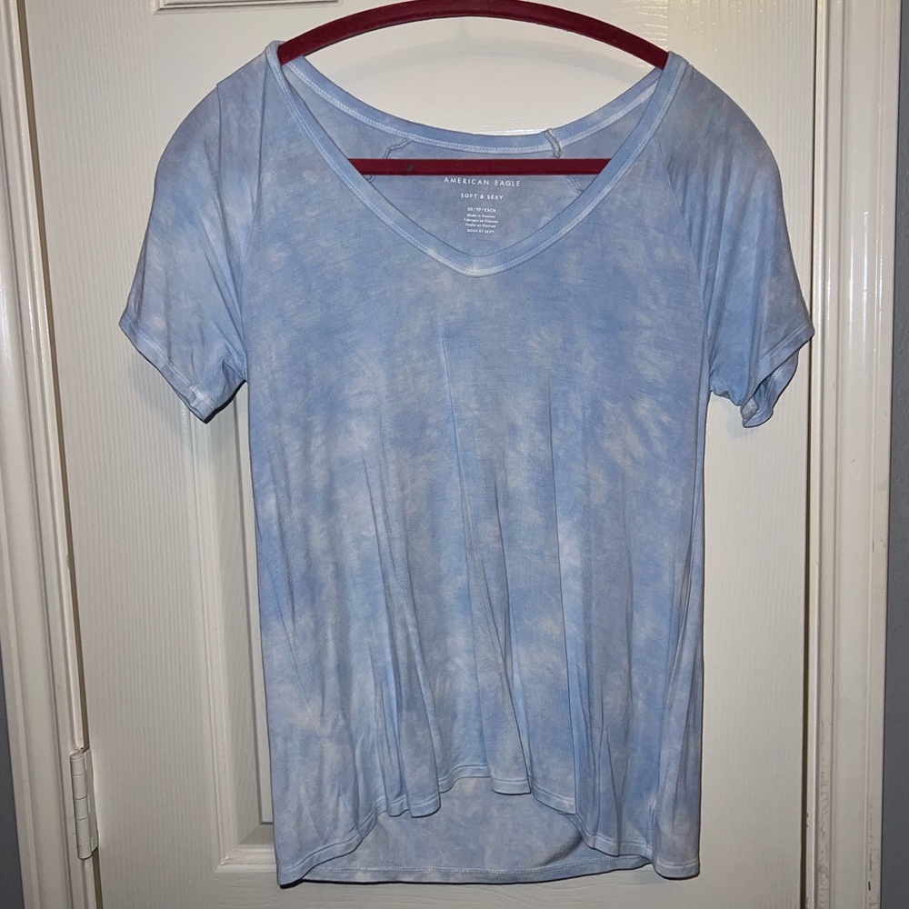 American Eagle loose fit soft v-neck